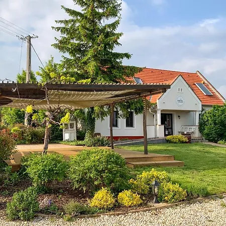 Kali Apartment Koveskal